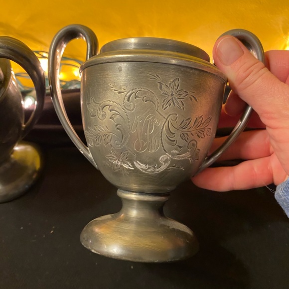 Silver plated goblet style cream and sugar - Picture 7 of 9